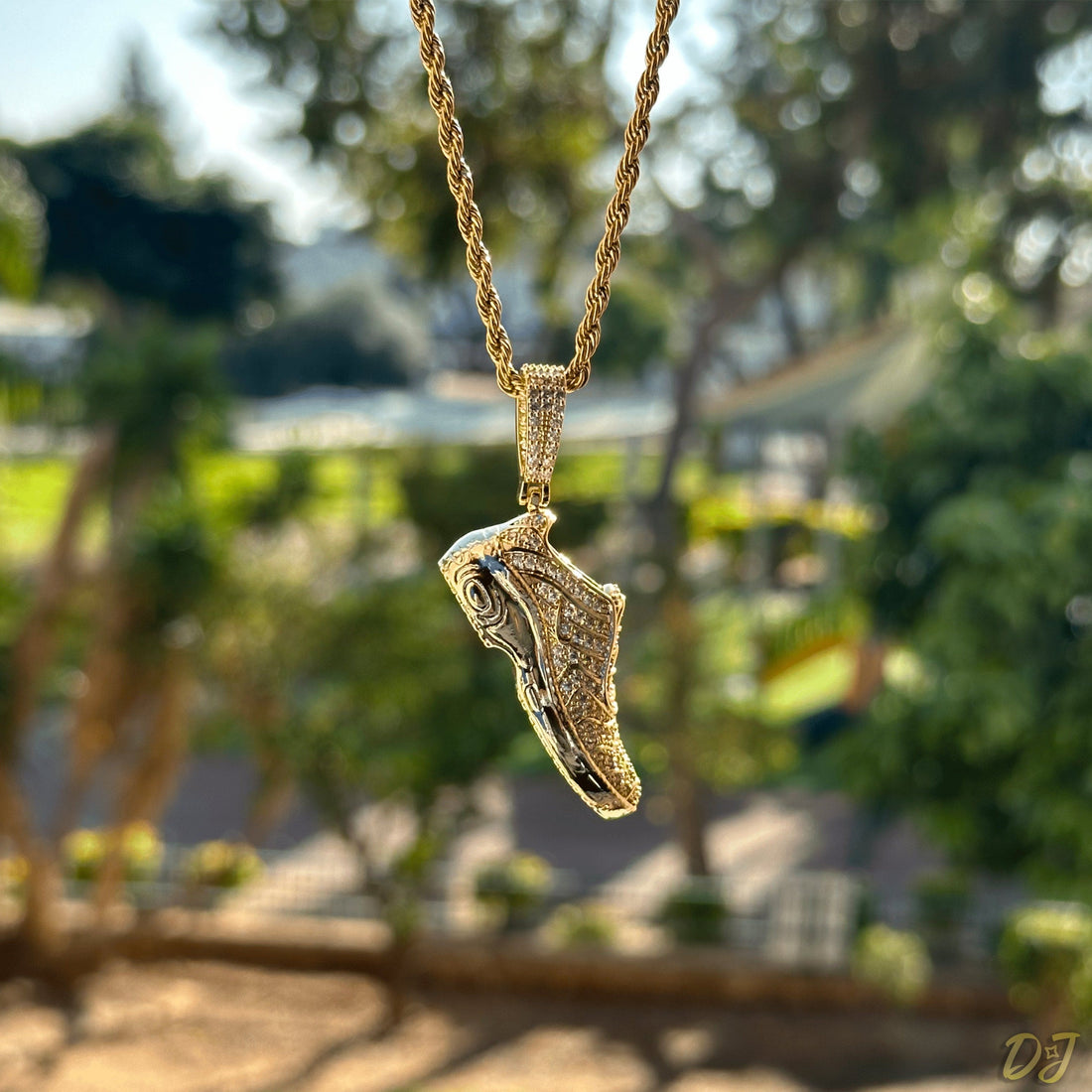 Drice Jewelry | דרייס תכשיטים שרשרת שרשרת לגבר | תליון נעל סניקרס בצבע זהב