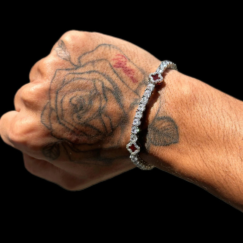 צמיד טניס תלתן Rockstar™ | זהב לבן x אגט אדום