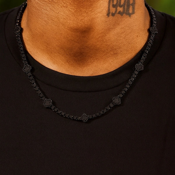 שרשרת טניס שחורה עם תלתנים